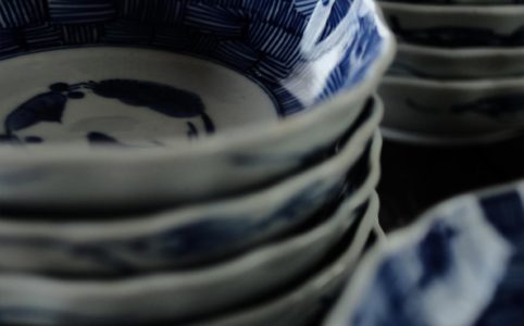 細かな染付がされたなます皿