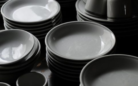 グリーンラインの食器