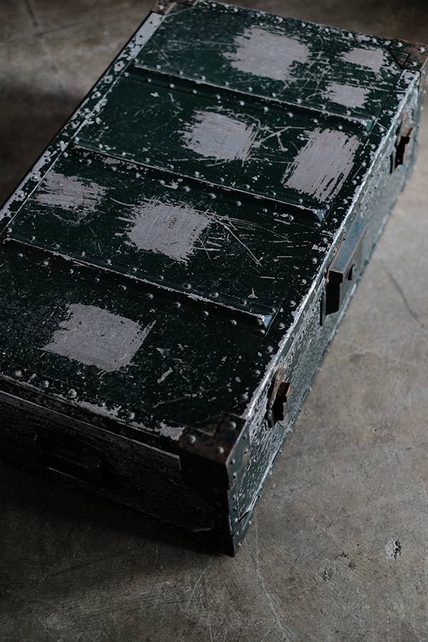 グリーンのアルミ製ボックス