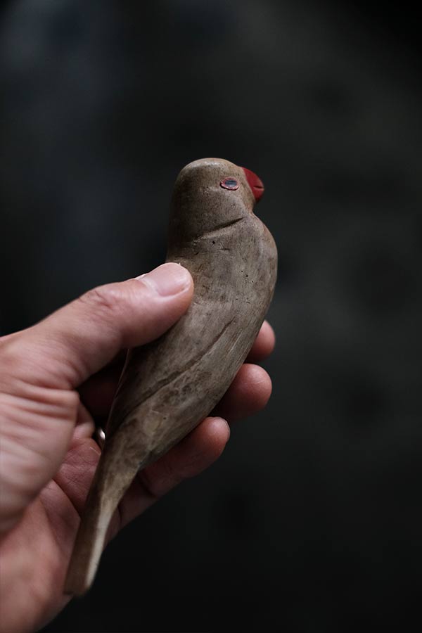 木彫りの文鳥