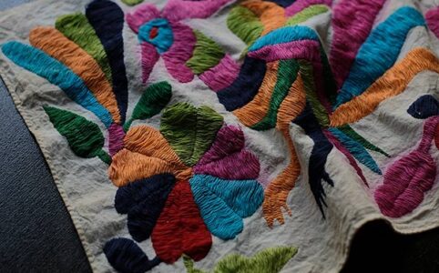 オトミ族 刺繍布