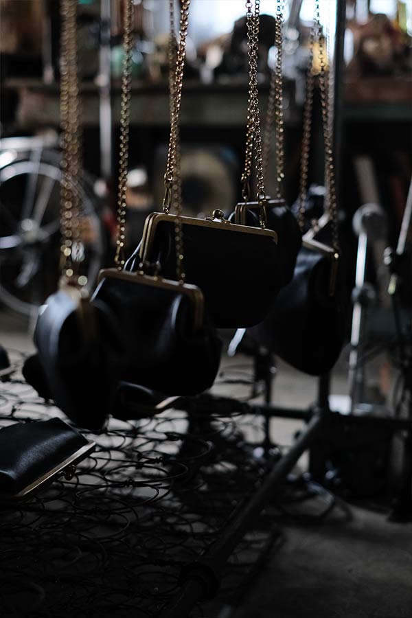 「古いものと革小物」展の設営完了