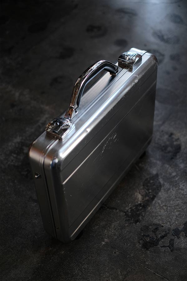 ピカピカのアタッシュケース