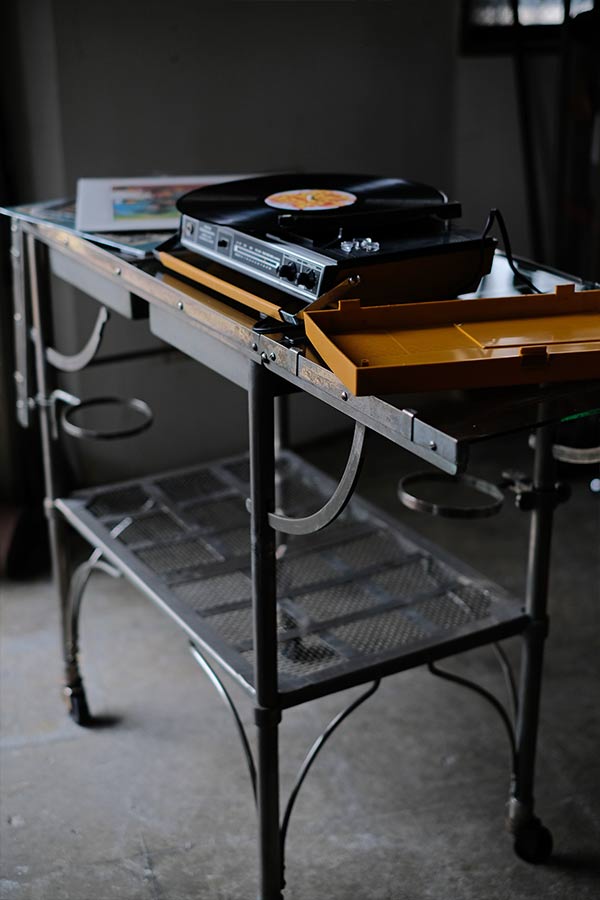 サイドテーブル付きメディカルカート