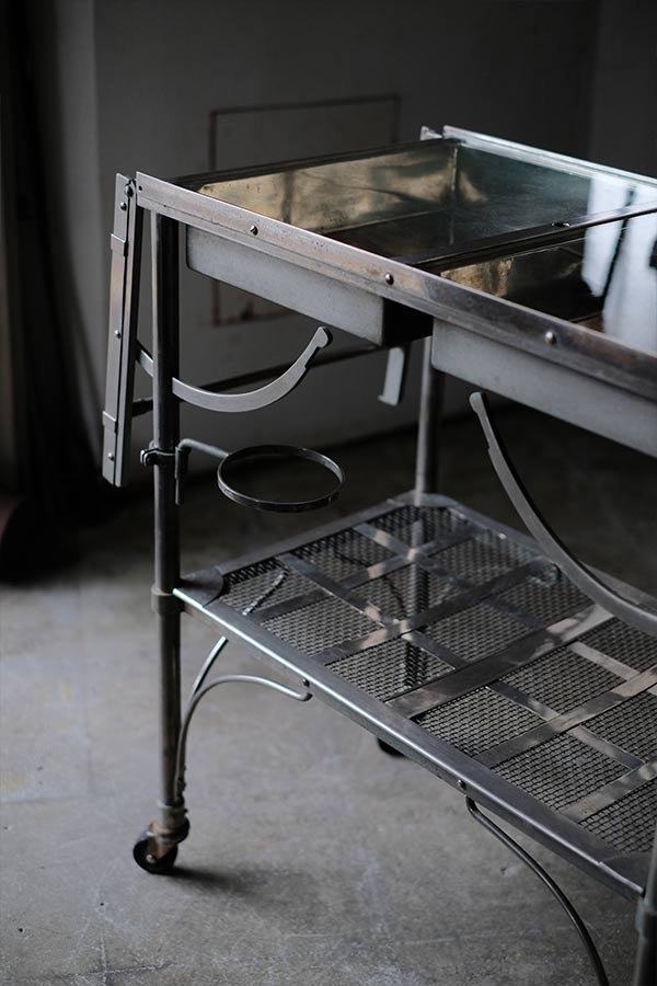 サイドテーブル付きメディカルカート