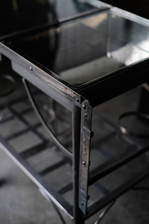 サイドテーブル付きメディカルカート