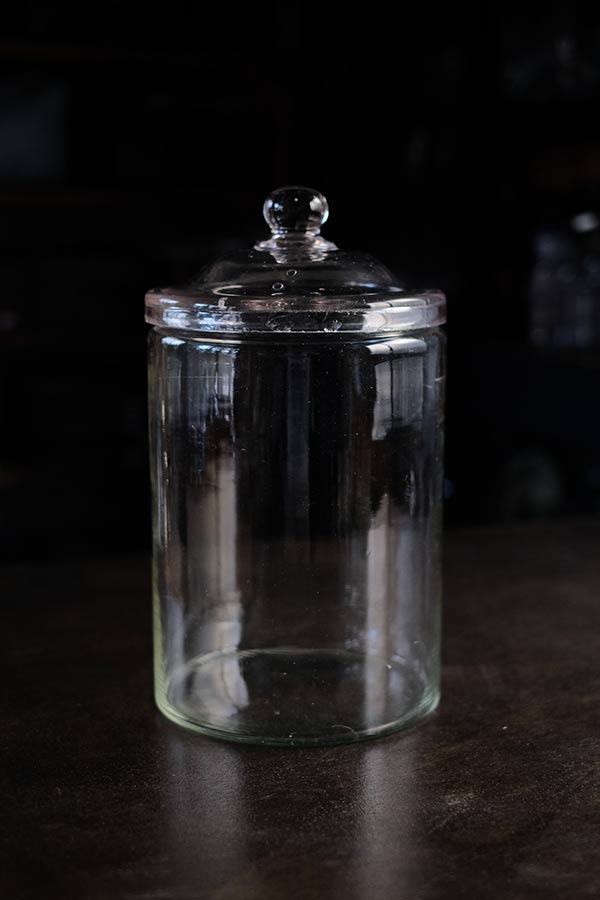 ガラスのキャニスター