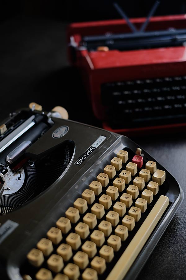 BROTHERとOLIVETTIのタイプライター