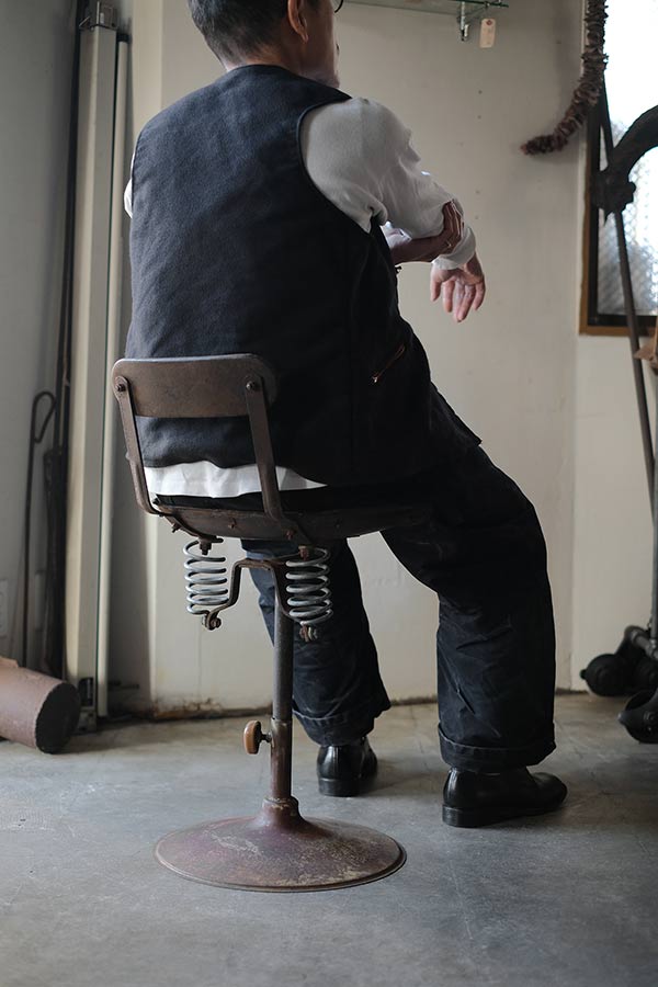 ドライバーズシートチェア