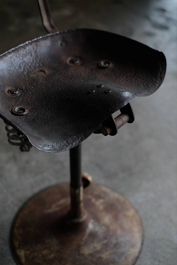 ドライバーズシートチェア