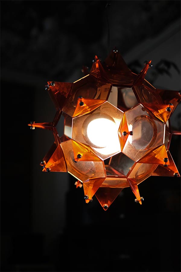 トゲトゲのペンダントライト