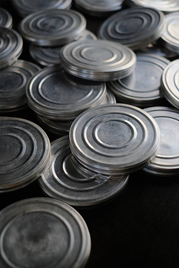 8mmのフィルム缶