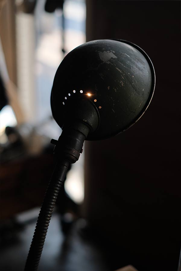 グースネックのデスクランプ