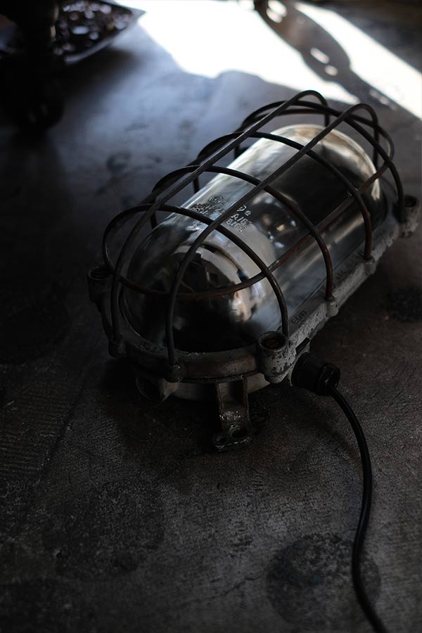 EOW ファクトリーカプセルランプ