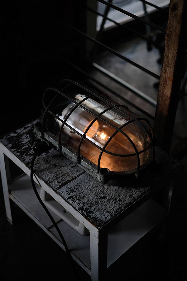 EOW ファクトリーカプセルランプ