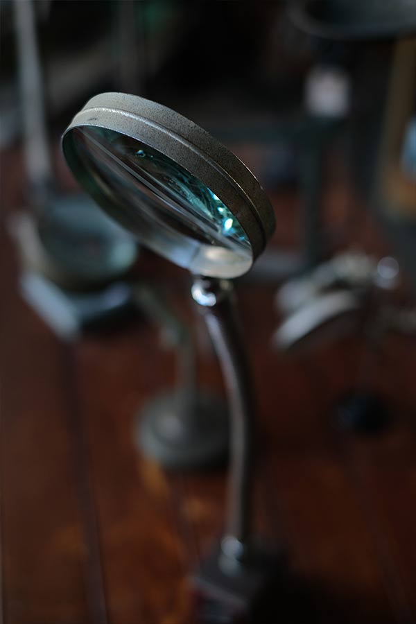 マグネットベースのルーペ