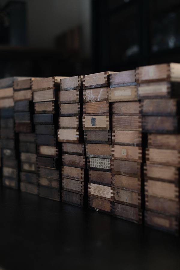 活版印刷の木のトレー