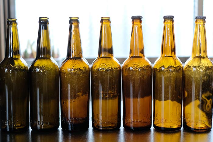 大日本麦酒瓶のガラスの色の濃さの違い